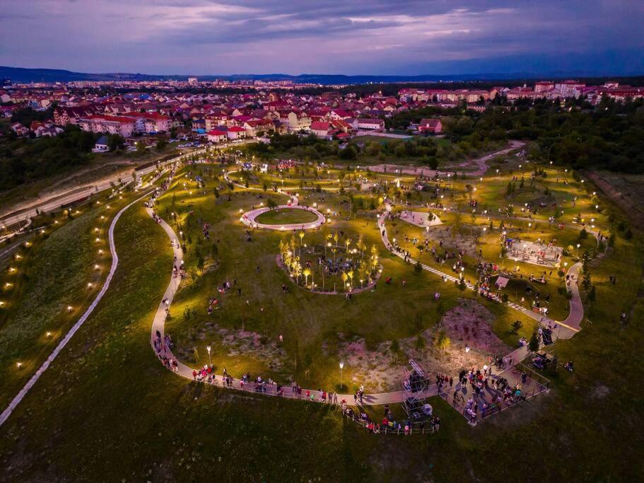 2 Bedroom Apt Park Belvedere Sibiu Bagian luar foto